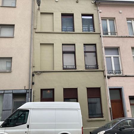 Апартаменты Awesome Studio In Marolles Брюссель Экстерьер фото